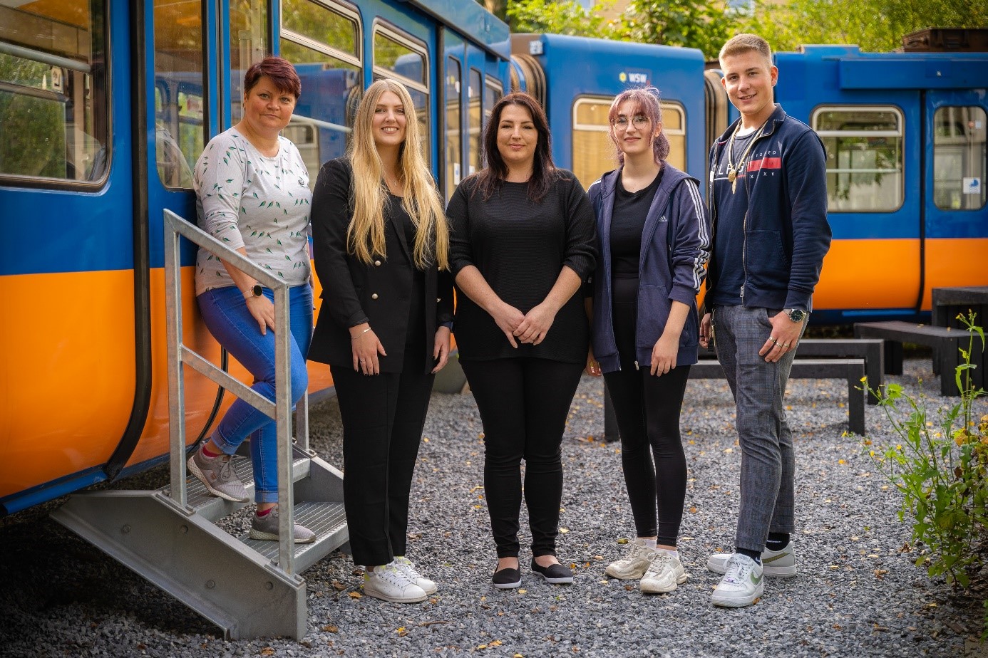 von links nach rechts: Frau Köpp, Frau Mols, Frau Scherf, Frau Lika und Herr Becker
